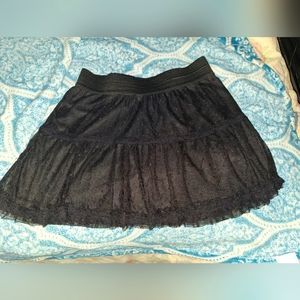Medium black skirt